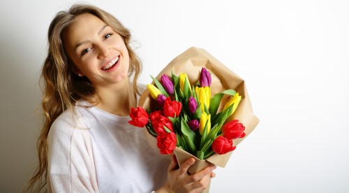 С весенним праздником!