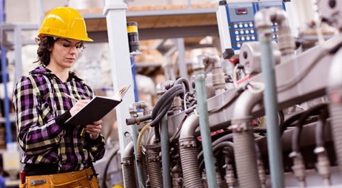 Доля женщин в промышленности составила 40,1%