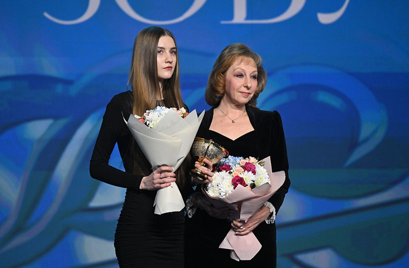 Злата Алёхина. Национальную премию «По зову женского сердца» вручили на Всероссийском женском форуме