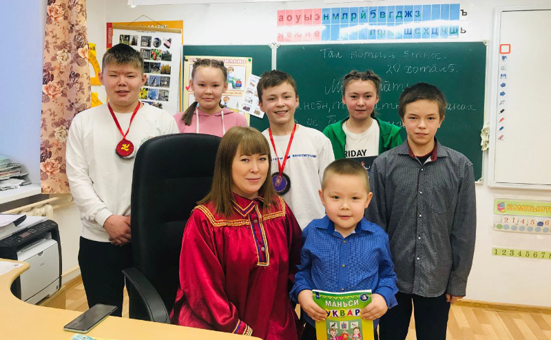 Хранители: жительница Свердловской области учит школьников народа манси разговаривать на диалекте их предков