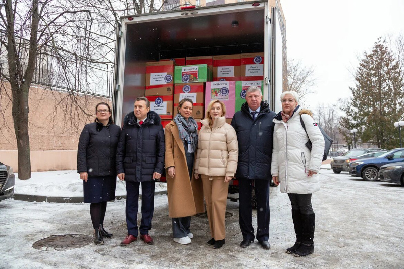 Представительницы общественных организаций собрали 15 тонн гуманитарного груза для нуждающихся жителей России