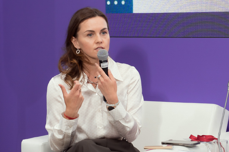 ПМЭФ-2023: выпускницы программы «Женщина-лидер» рассказали о своих социальных проектах на стенде ЕЖФ