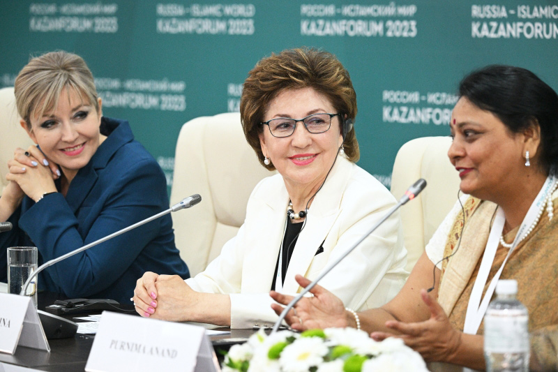 Элина Сидоренко, Галина Карелова, Пурнима Ананд. Разработать программы по поддержке женского технологического предпринимательства предложили участники Международного экономического форума в Казани