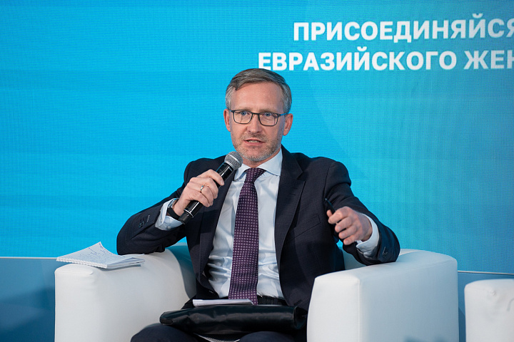 ЕЖФ на ПМЭФ-2026