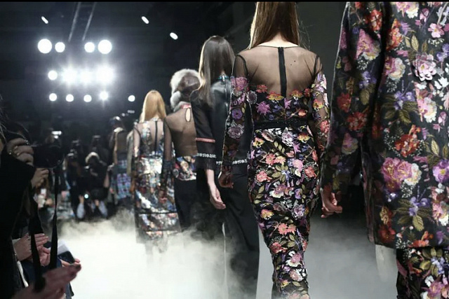 Авторские платья будут представлены на Евразийском форуме