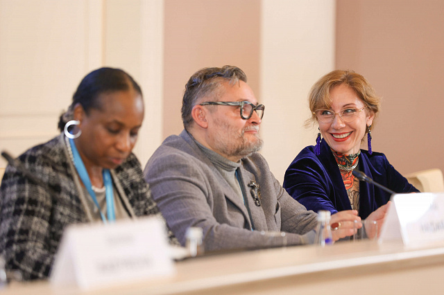 На Евразийском женском форуме подняли вопрос о роли женщин в креативных индустриях