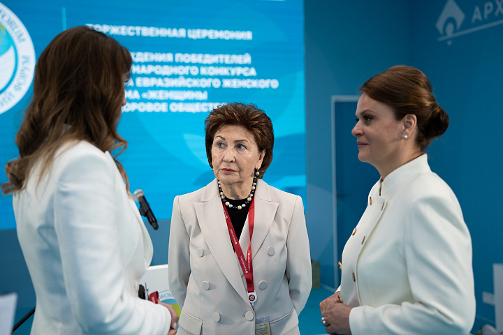 ЕЖФ на ПМЭФ-2026