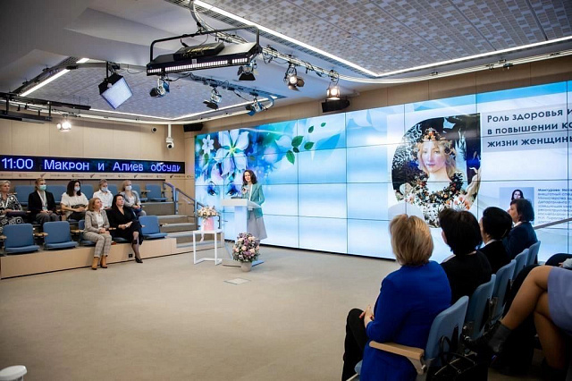 В Москве состоялось седьмое заседание дискуссионного клуба «Красота в женских руках»