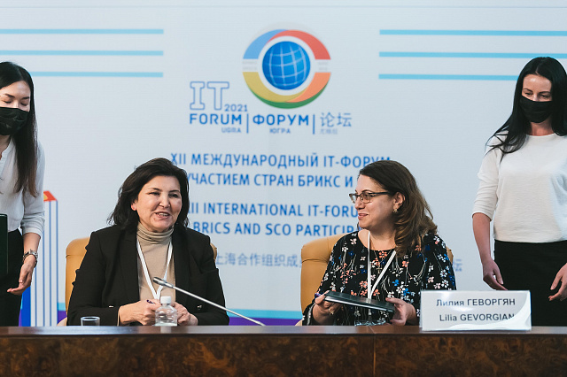 Женщины-предпринимательницы поделились опытом работы во время пандемии на форуме в Югре