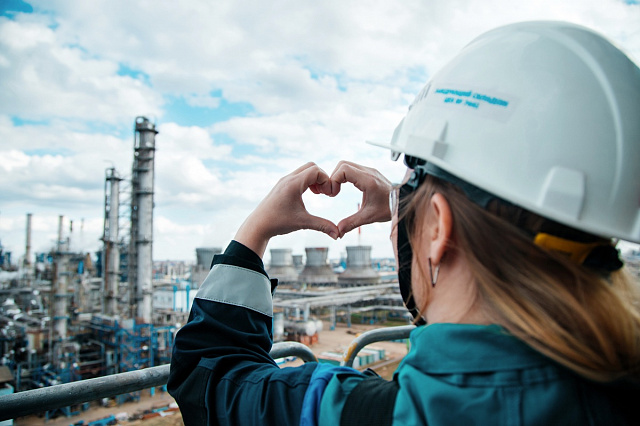 Преемственность на производстве: путь трудовой славы через поколения